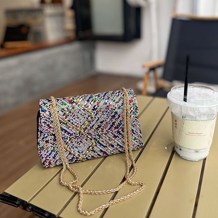 Tas clutch berhiaskan berlian  - Women Fashion Dress Names ulasan dan harga